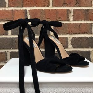 Steve Madden Suede Pumps NWOT Size 6